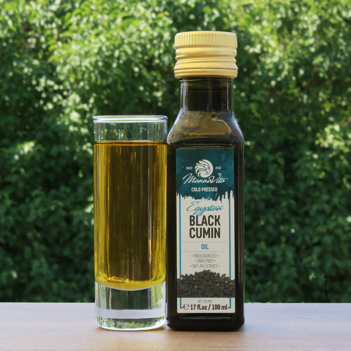 Έλαιο σπόρων μαύρου κύμινου ψυχρής έκθλιψης Mannavita • 100 ml